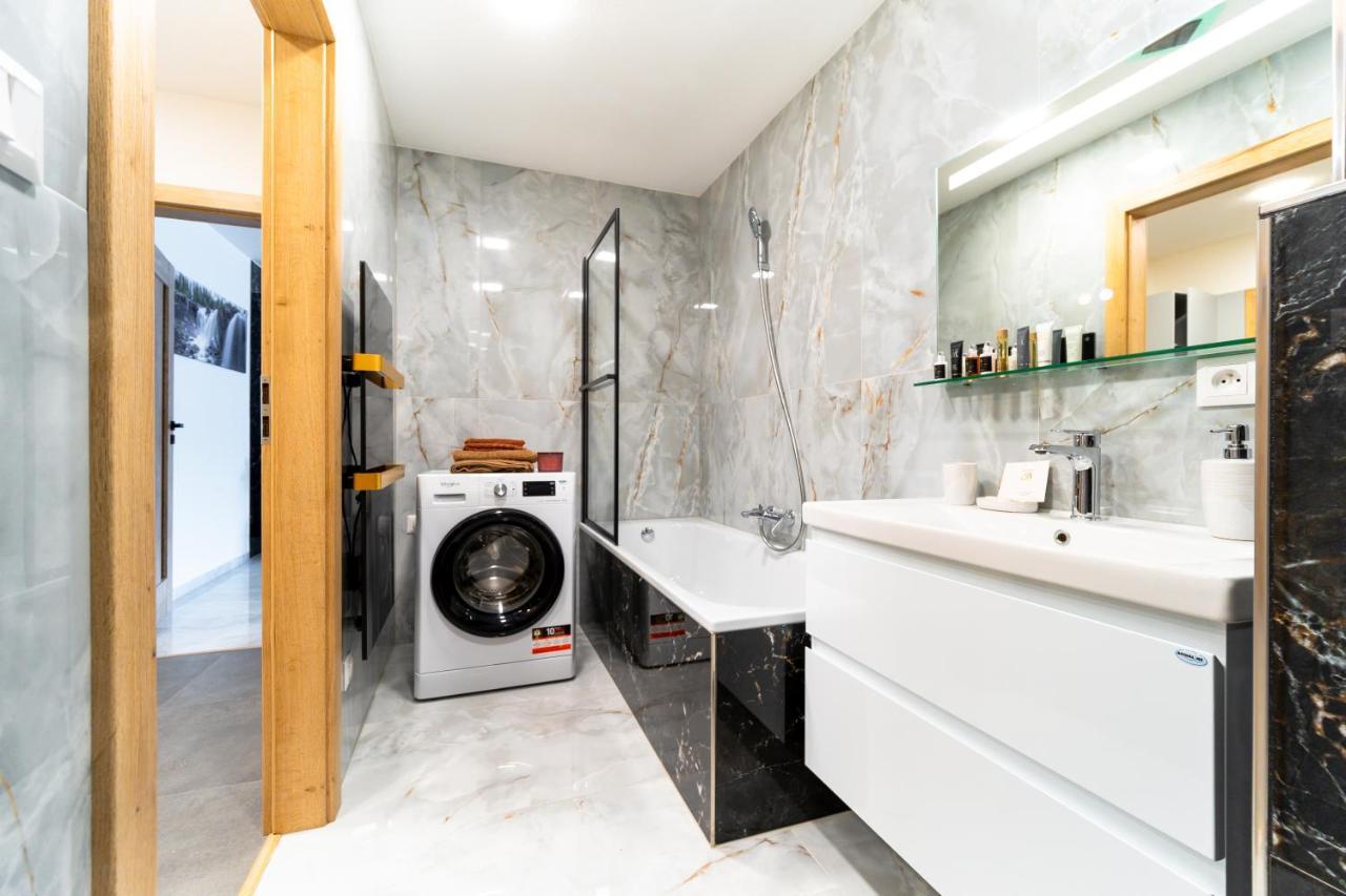 Apartman Discreet Kysucke Nove Mesto Exteriör bild